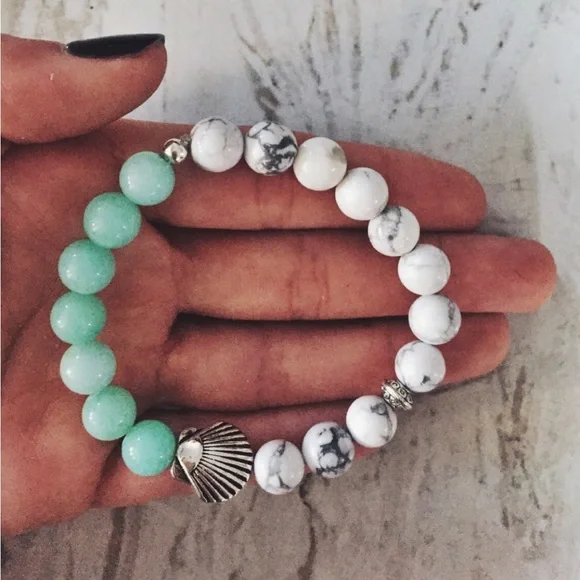 Howlite & Blue Jade Sea Shell Beaded Bracelet with Meaning Card - Picture 3 of 5